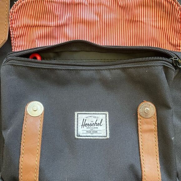 HERSCHEL Little America Backpack - Great Condition - Picture 3 of 6